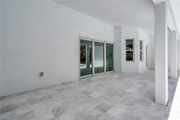 $960,000 | 3390 12th Avenue Southeast, Naples, FL 34117