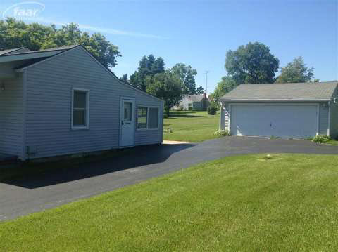 8331 Farrand Road Otisville, MI 48463 - Photo 8 of 16 20359401-7.JPG