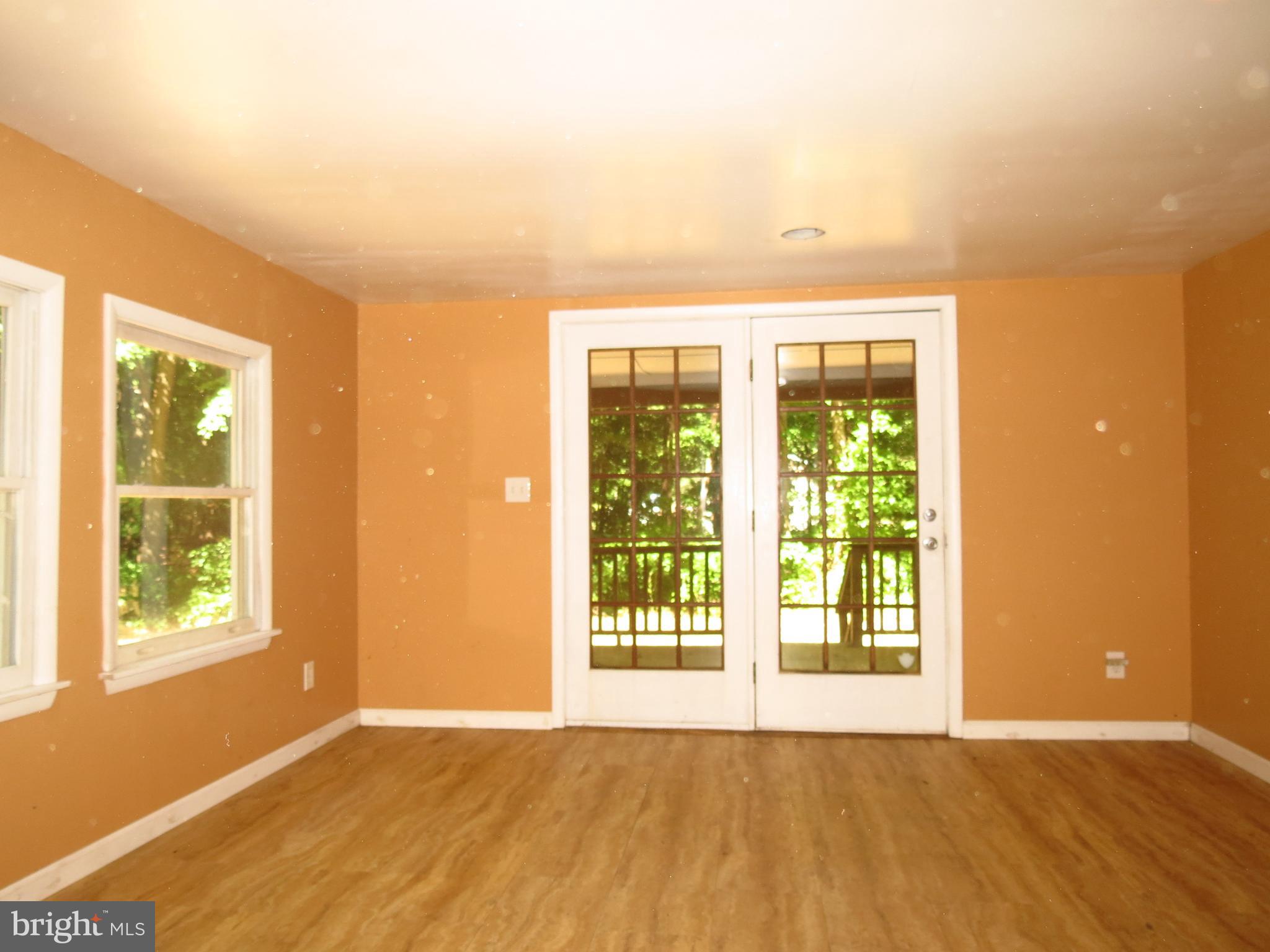 10137 Georgetown Road Berlin, MD 21811 - Photo 4 of 18 Family Room