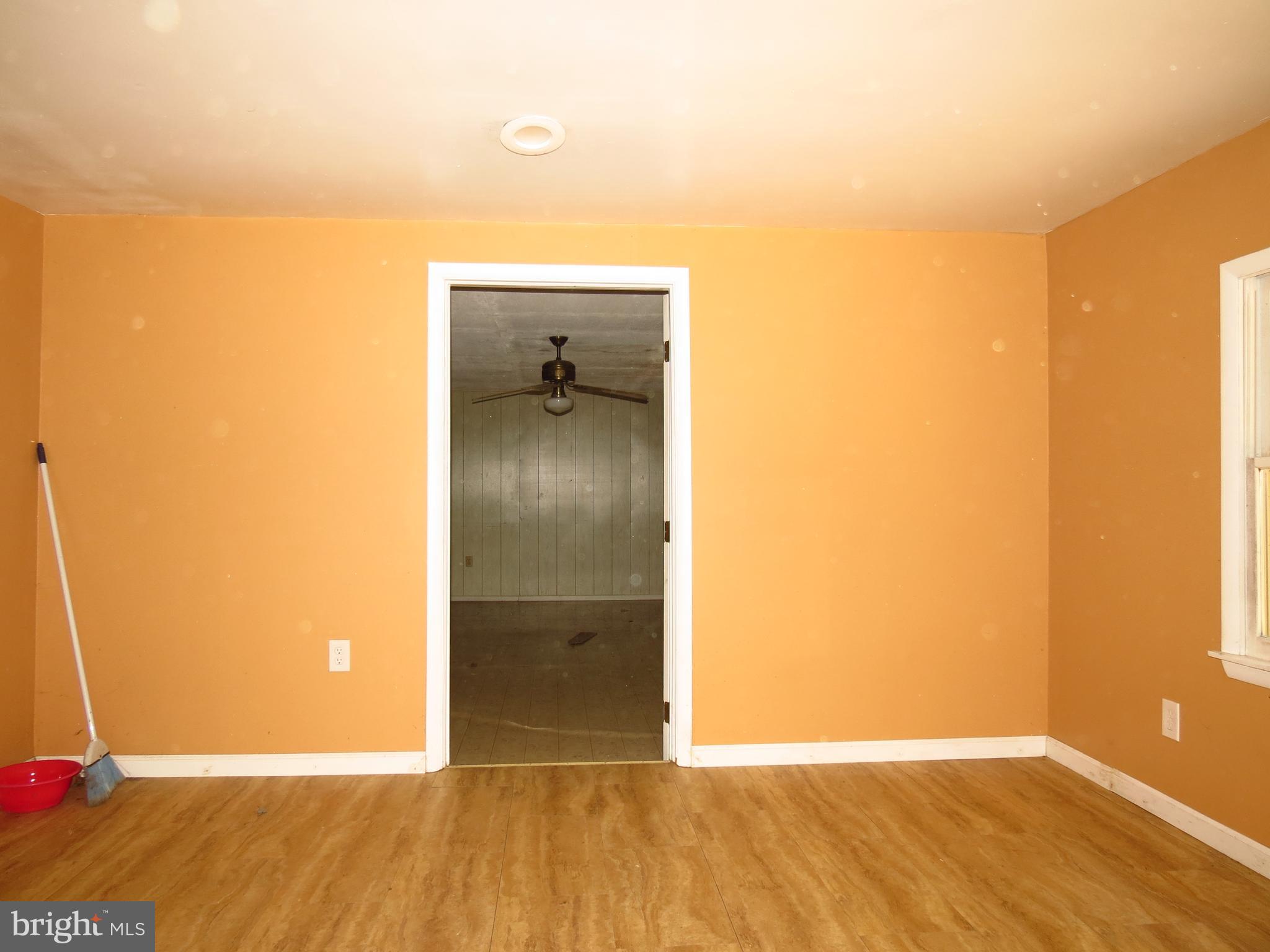 10137 Georgetown Road Berlin, MD 21811 - Photo 8 of 18 Family Room