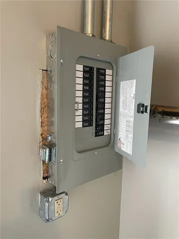 $219,000 | 3101 Douglas Street, St. Joseph, MO 64506