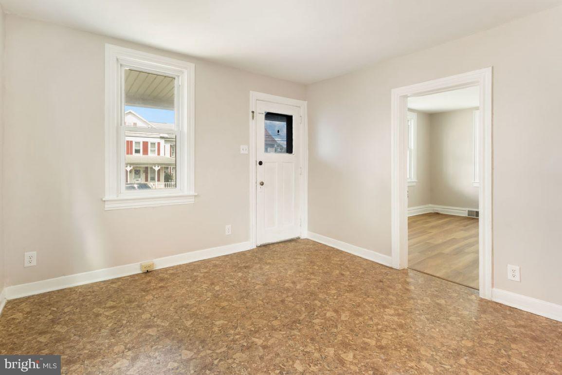 522 Frederick Street Hanover, PA 17331 - Photo 2 of 33