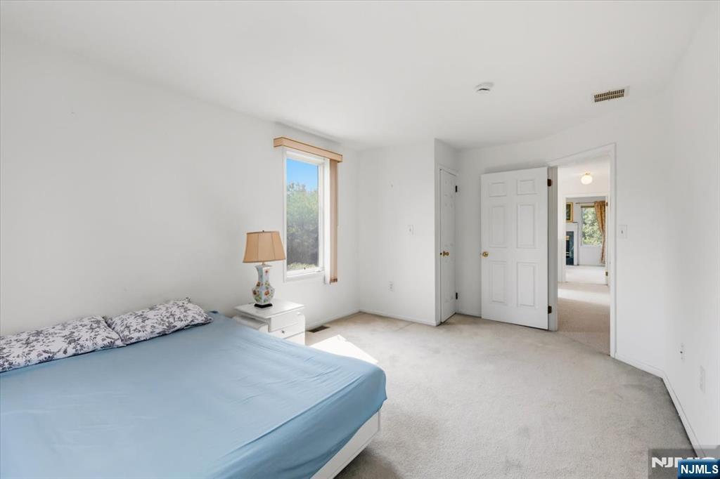 594 Glasmere Road Mahwah, NJ 07430 - Photo 24 of 48 Gallery Image 24