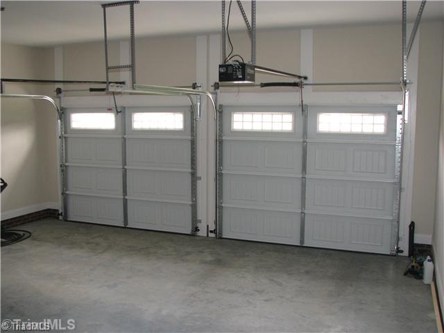 5084 Peppertree Road Clemmons, NC 27012 - Photo 16 of 16 Parking Lot/Garage.
