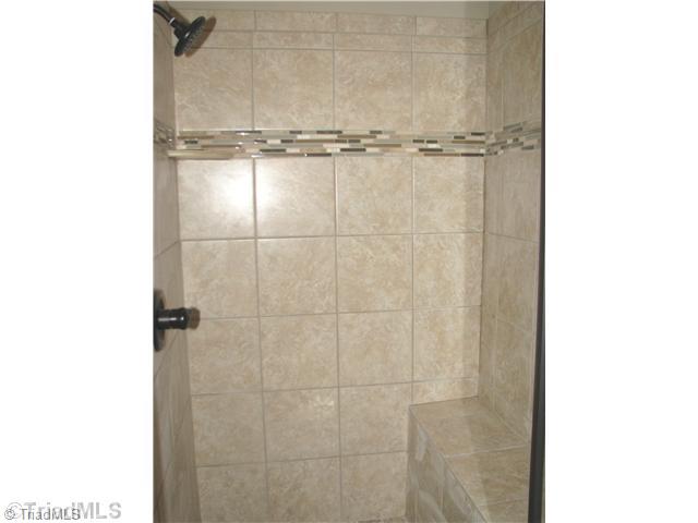 5084 Peppertree Road Clemmons, NC 27012 - Photo 8 of 16 Master Bath/Spa.