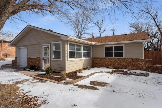 $199,900 | 4410 North Edgemoor Street, Bel Aire, KS 67220