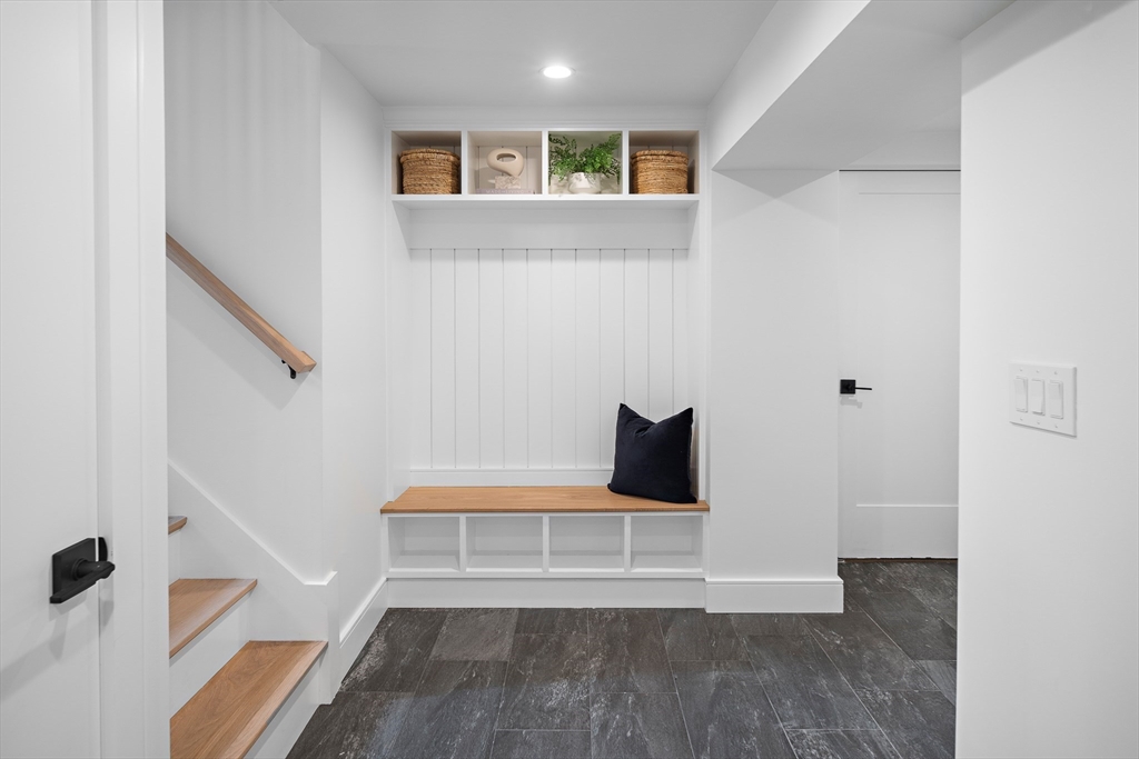 10 Meredith Circle Needham, MA 02492 - Photo 22 of 38