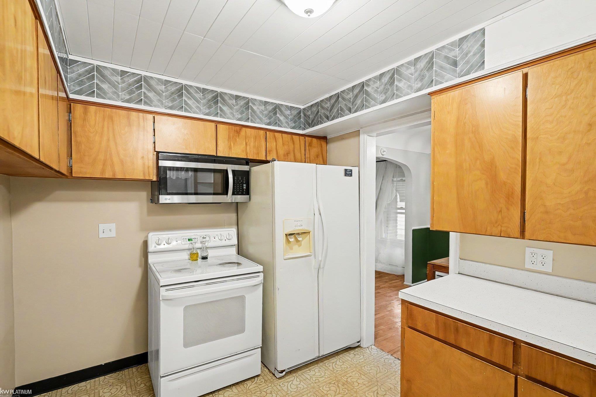 2297 Covert Road Burton, MI 48509 - Photo 9 of 32