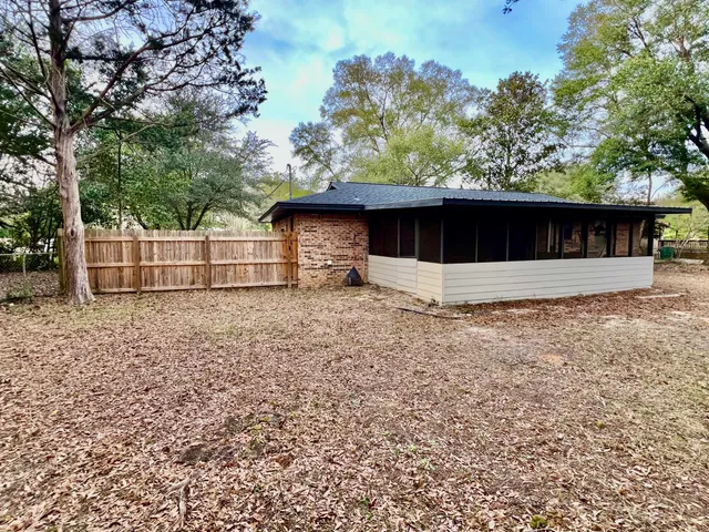 $229,700 | 52 Aero Drive, DeFuniak Springs, FL 32433