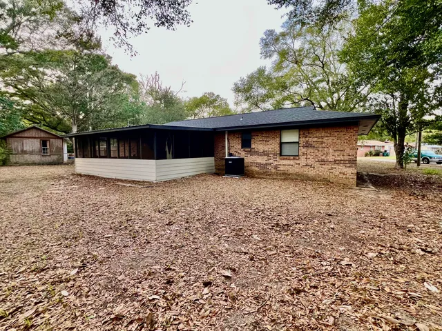 $229,700 | 52 Aero Drive, DeFuniak Springs, FL 32433