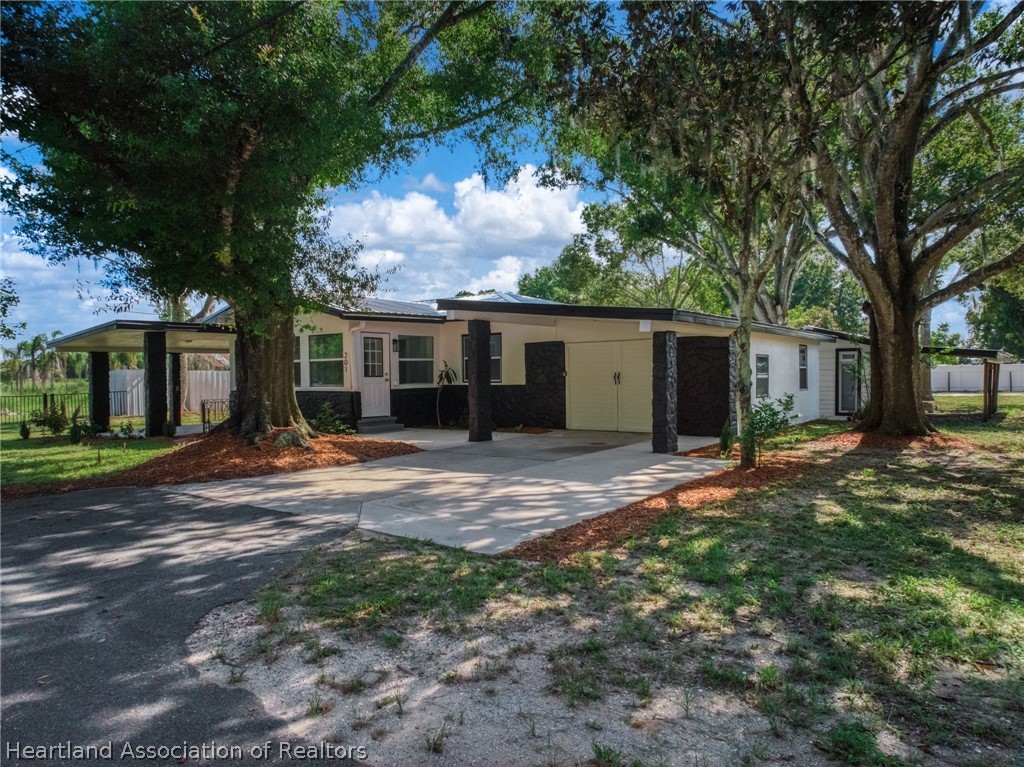 201 Brooks Road Frostproof, FL 33843 - Photo 2 of 49