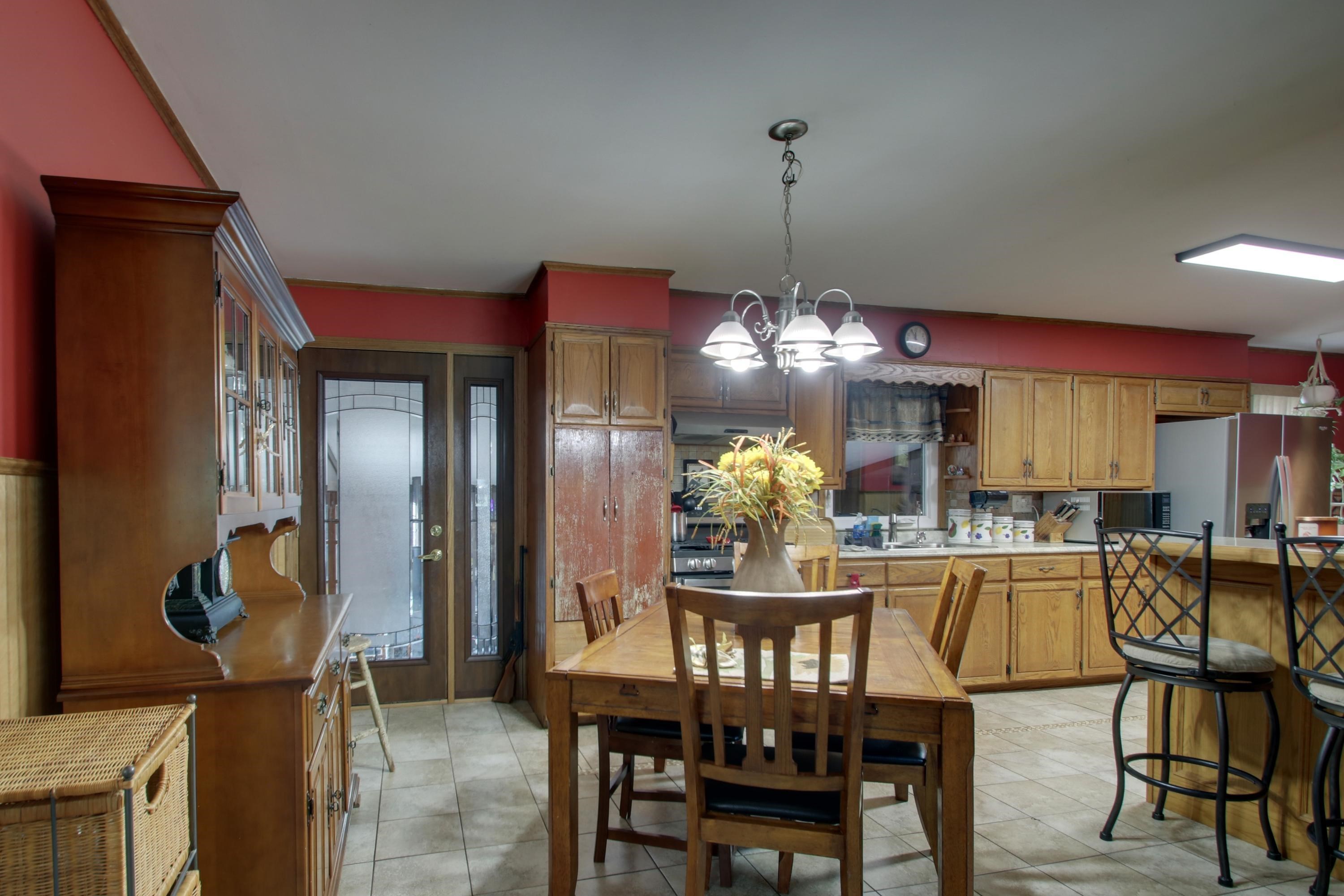 2734 Payson Road Quincy, IL 62305 - Photo 15 of 23 Gallery Image 15