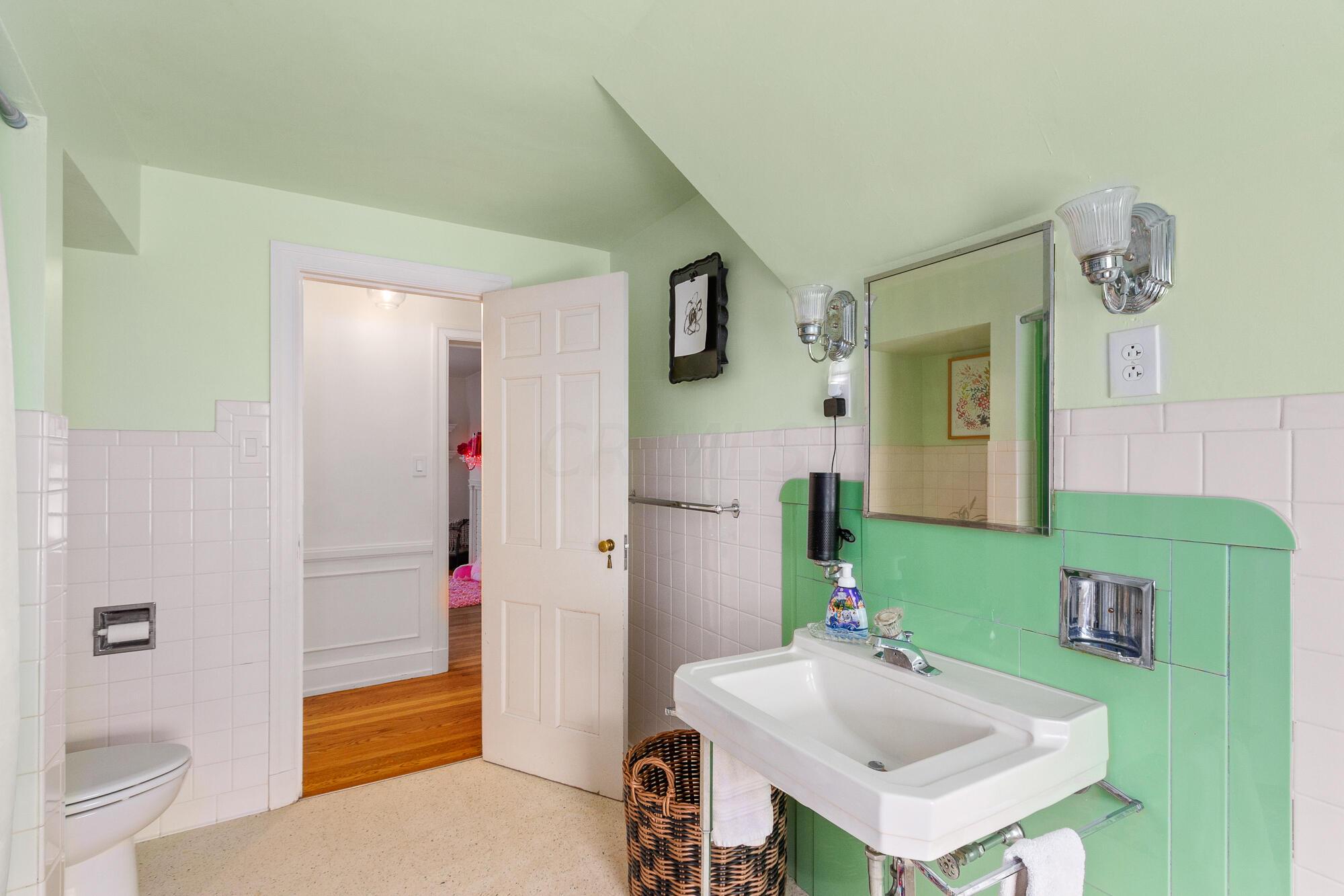 511 Edgewood Road Mansfield, OH 44907 - Photo 35 of 47 bath-2