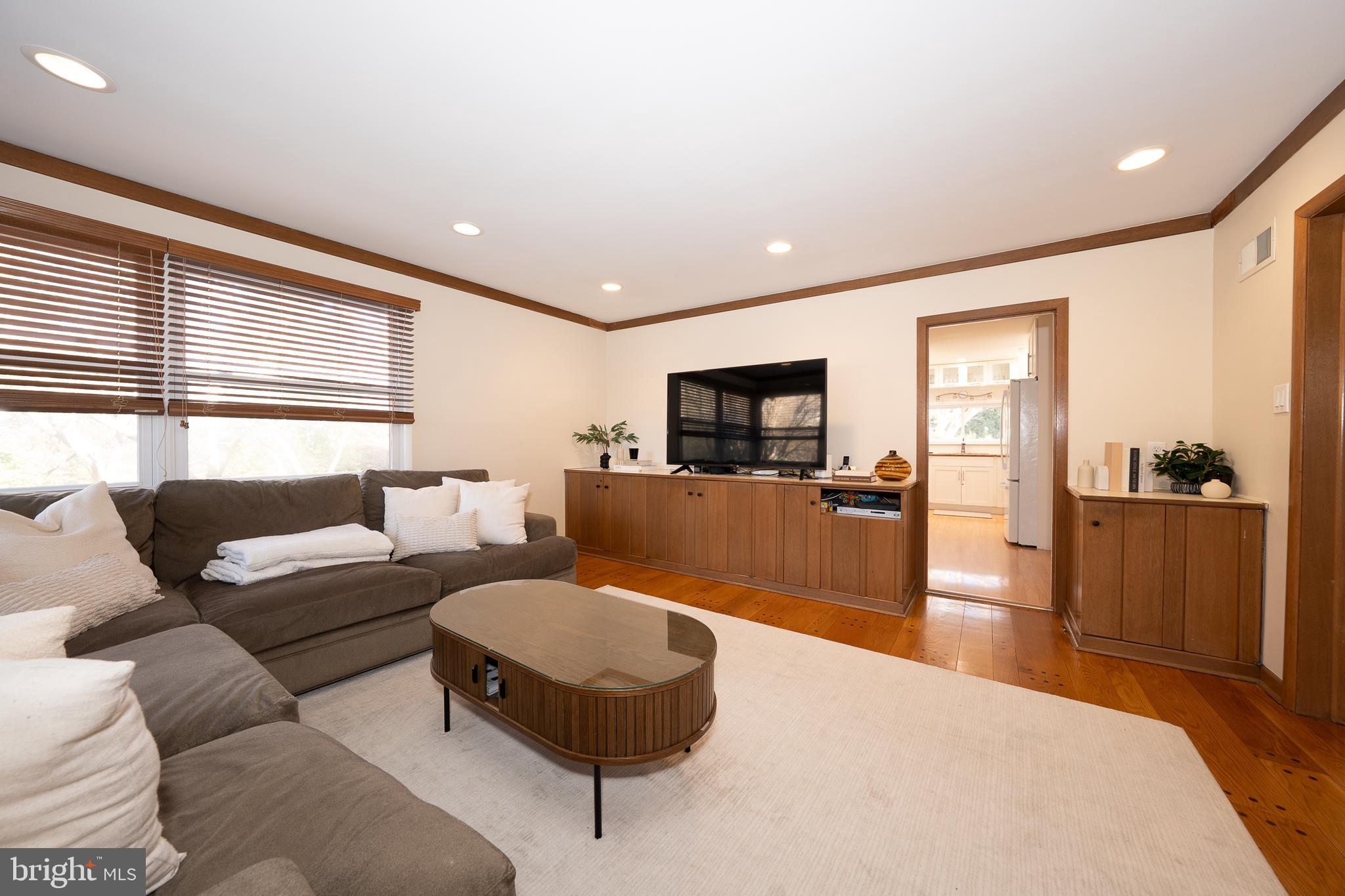 528 Wynlyn Road Wynnewood, PA 19096 - Photo 12 of 33 First floor den