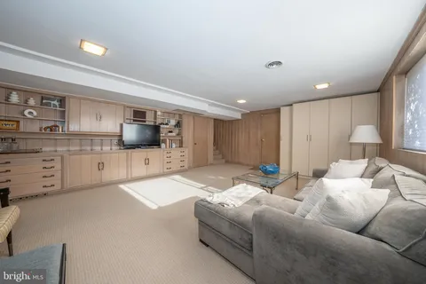 $975,000 | 528 Wynlyn Road, Wynnewood, PA 19096