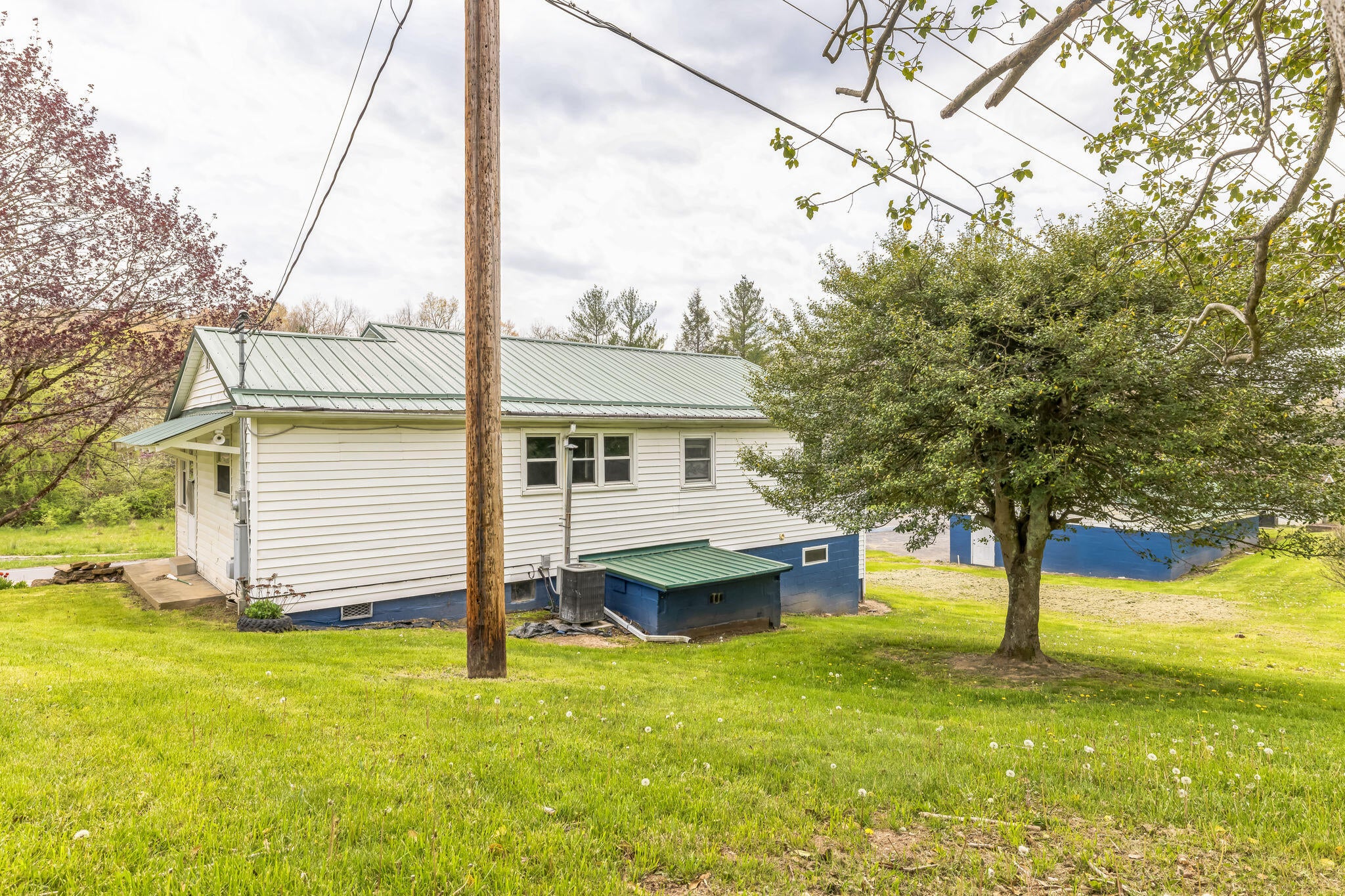 19019 West Webster Road Craigsville, WV 26205 - Photo 10 of 15 Gallery Image 10