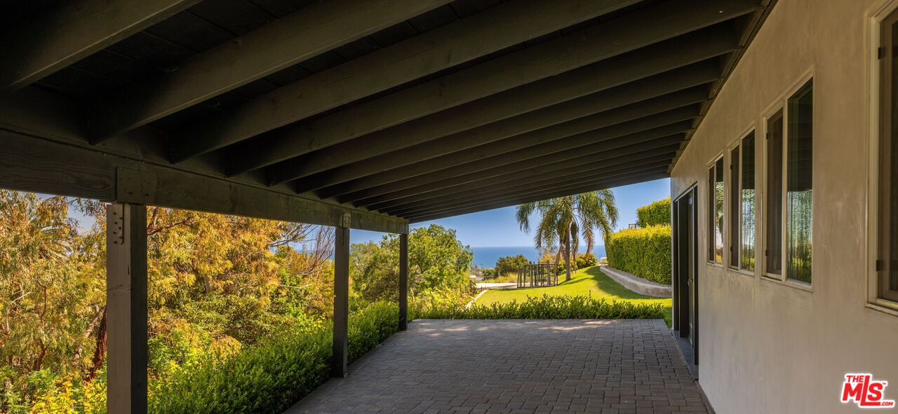 29800 Cuthbert Road Malibu, CA 90265 - Photo 22 of 24 Gallery Image 22