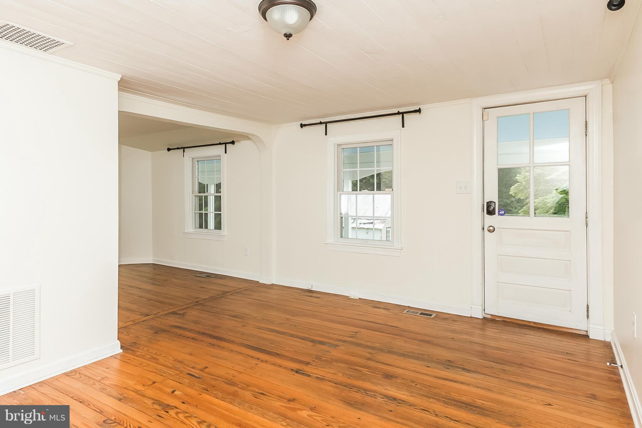 19300 Burke Road White Hall, MD 21161 - Photo 2 of 27 Living Room