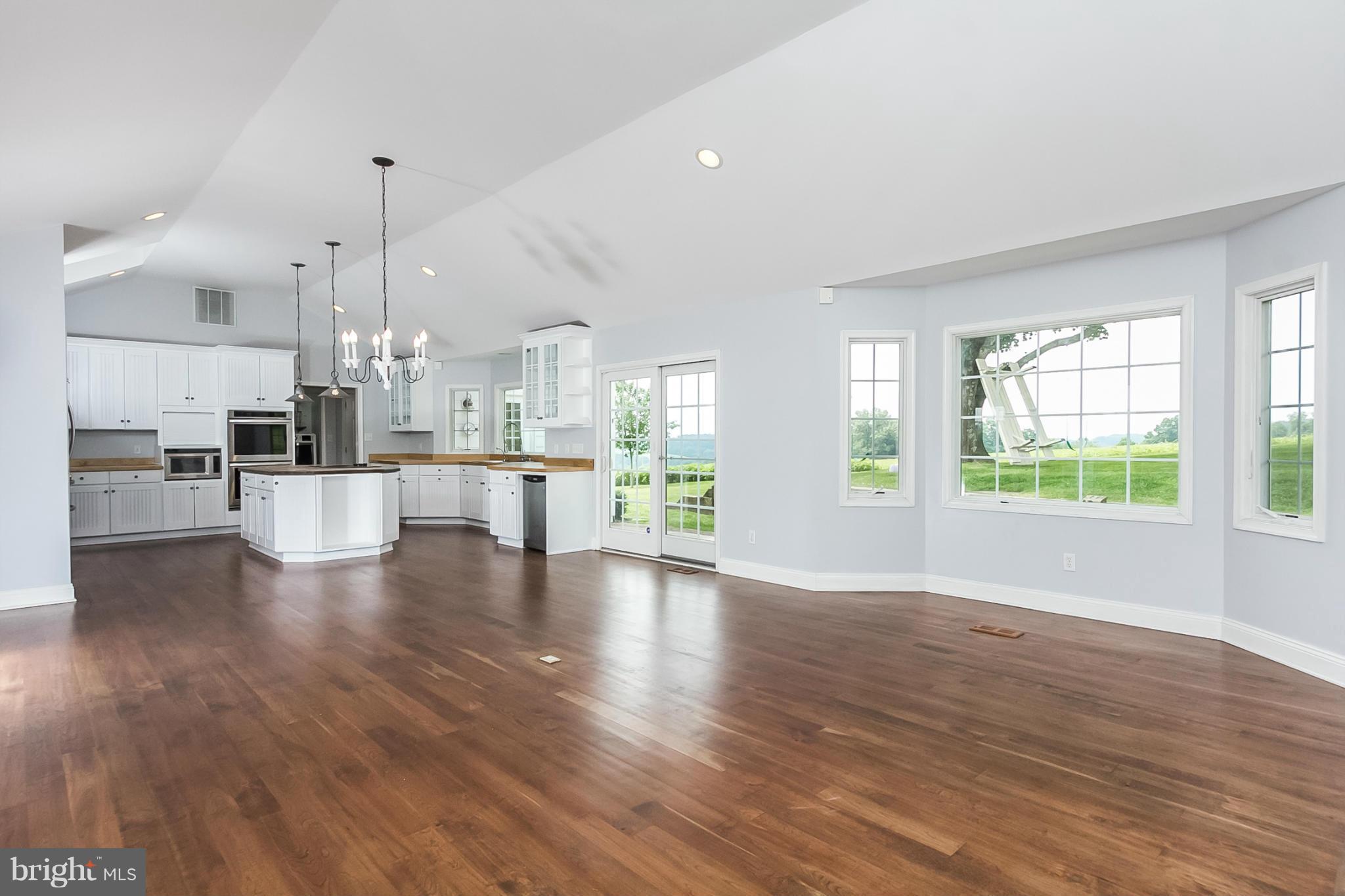 19300 Burke Road White Hall, MD 21161 - Photo 9 of 27 Great Room
