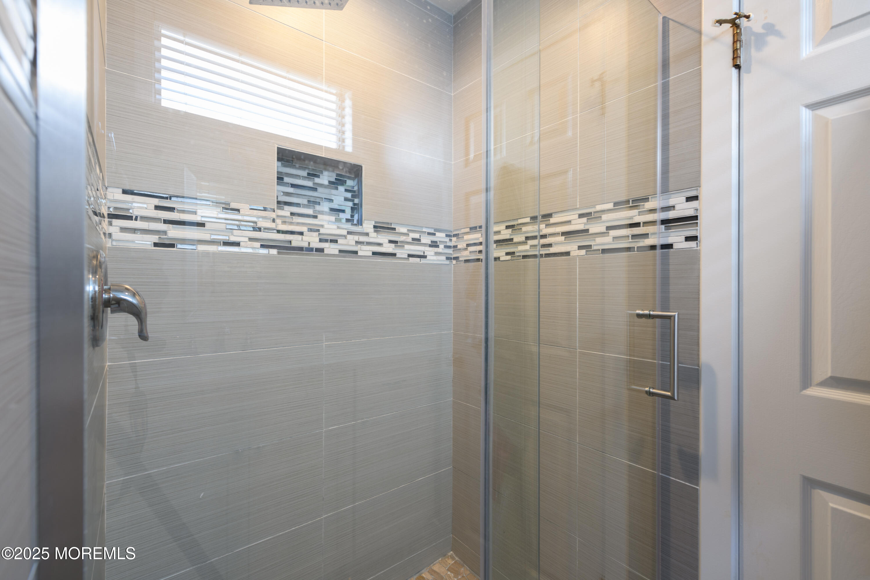 580 Patten Avenue, Unit 31 Long Branch, NJ 07740 - Photo 15 of 30 a bathroom with a shower