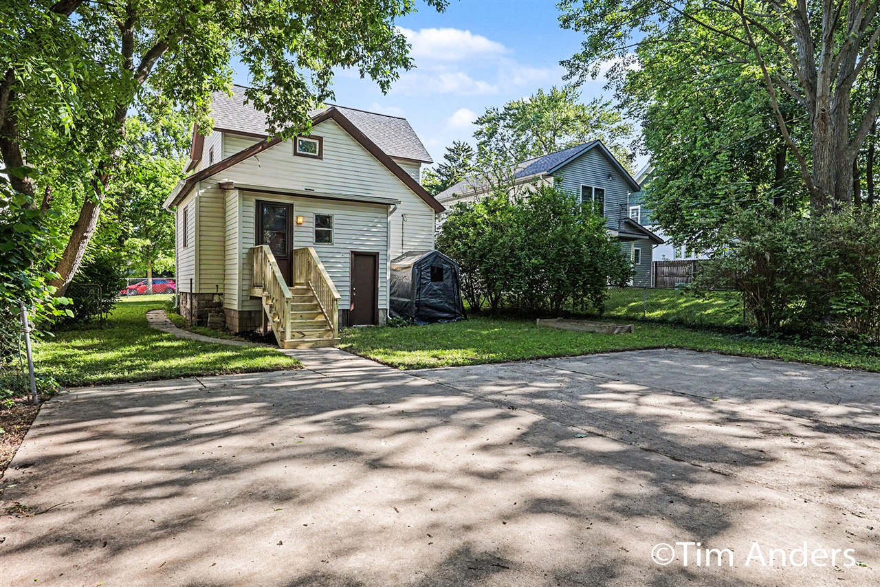 816 Innes Street Northeast Grand Rapids, MI 49503 - Photo 19 of 24