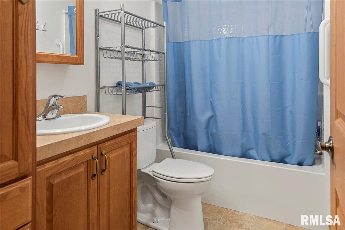 2800 Vía Rosso, Unit 102 Springfield, IL 62703 - Photo 21 of 27 Gallery Image 21