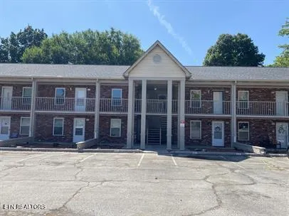 $1,195 | 526 Rhodwin Avenue, Maryville, TN 37803