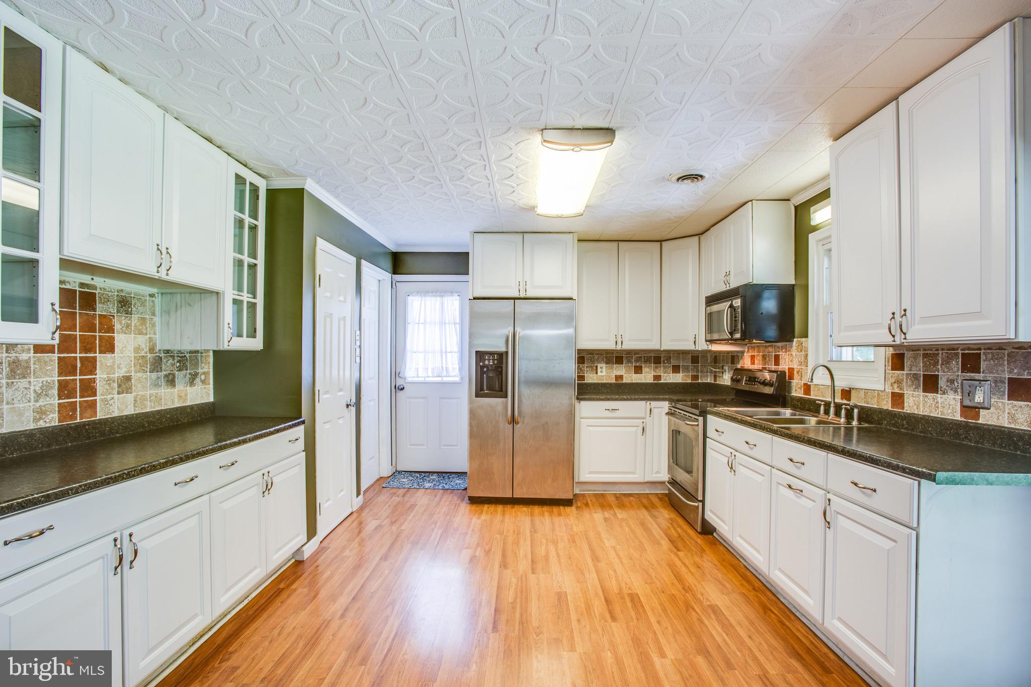 655 Courthouse Road Stafford, VA 22554 - Photo 13 of 47 Lots of cooking space