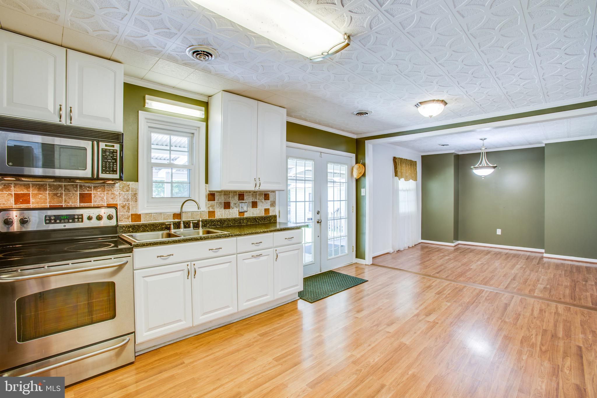 655 Courthouse Road Stafford, VA 22554 - Photo 14 of 47 Stainless steel appliances
