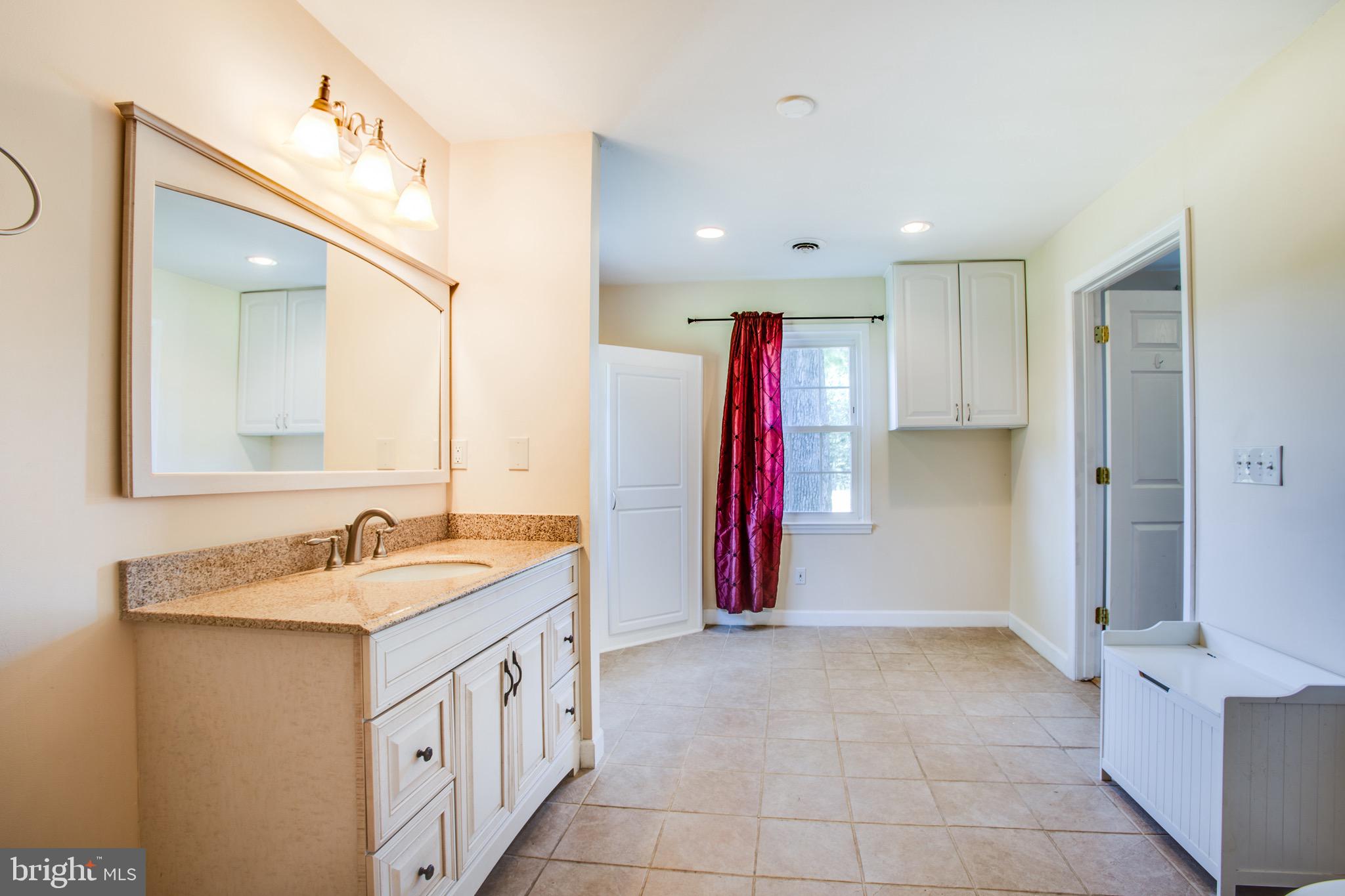 655 Courthouse Road Stafford, VA 22554 - Photo 28 of 47 Primary bathroom