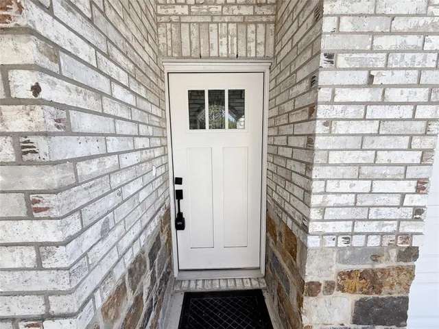 $2,475 | 805 Exeter Street, Fort Worth, TX 76104