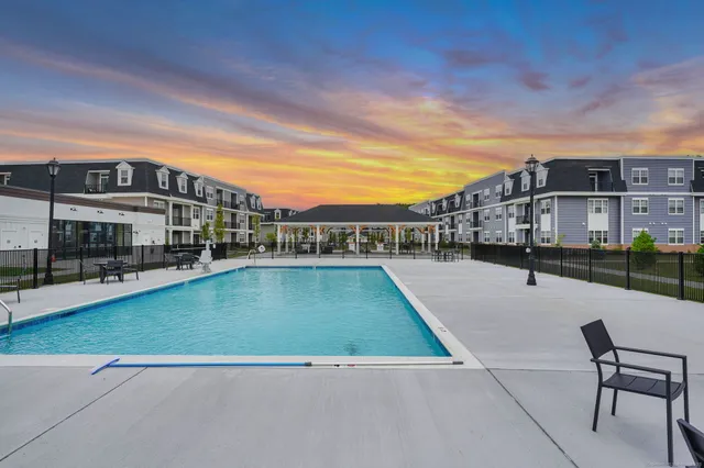 $2,533 | 280 Salmon Brook Street, Unit 6114A, Granby, CT 06035