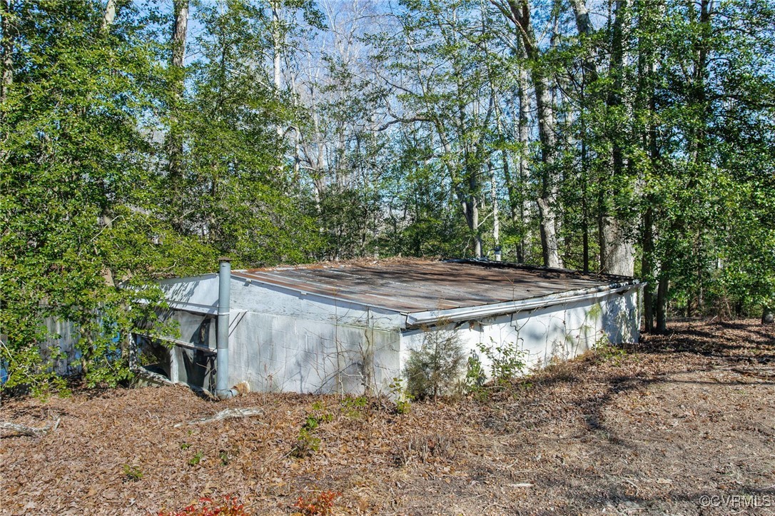 4511 Courthouse Road Chesterfield, VA 23236 - Photo 33 of 37 a view of a backyard with large trees