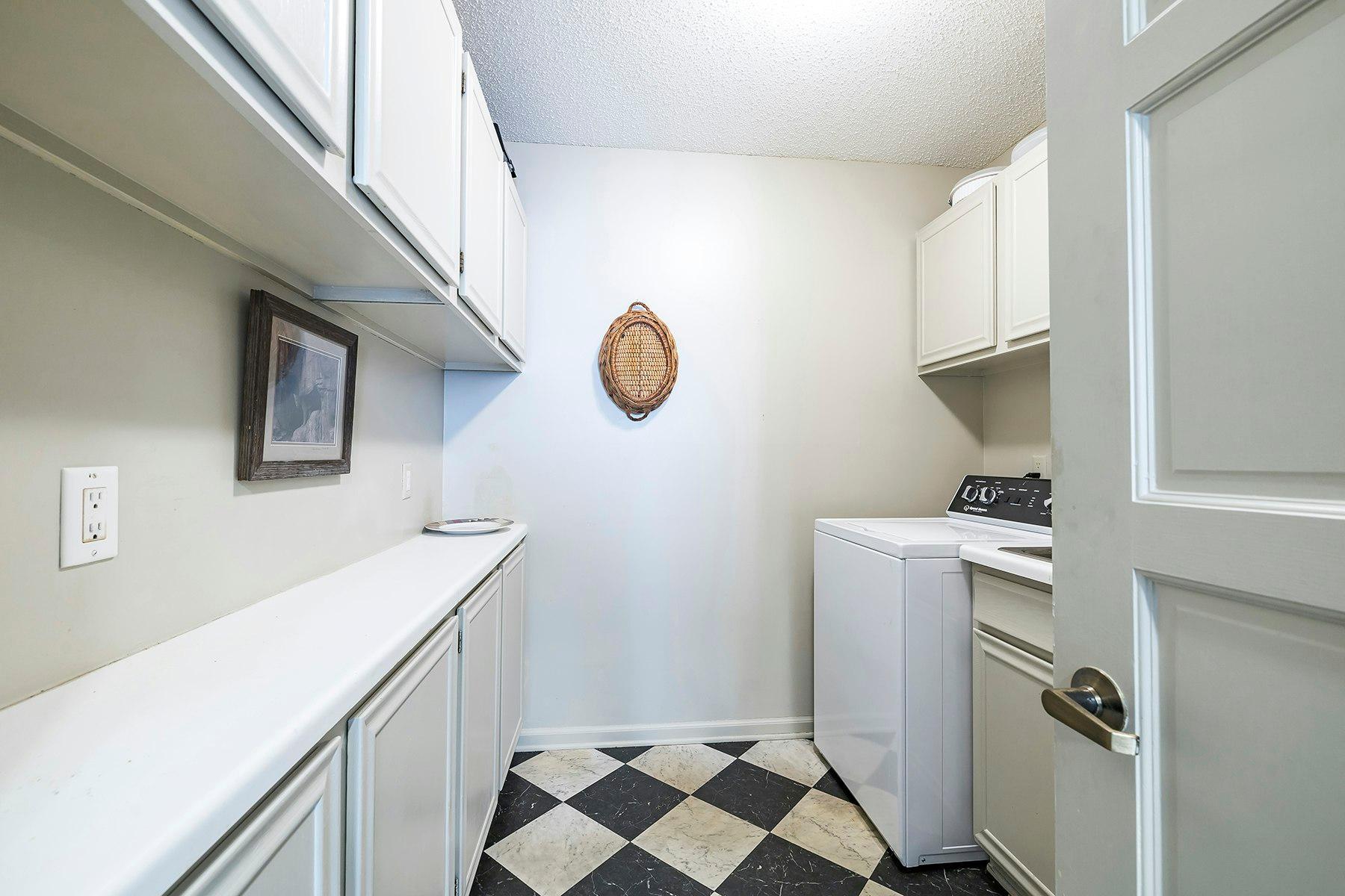 5601 Dewey Hill Road, Unit 315 Edina, MN 55439 - Photo 10 of 37 Gallery Image 10