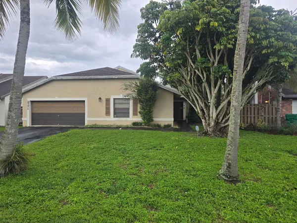 $560,000 | 3771 Northwest 73rd Way, Coral Springs, FL 33065