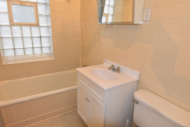 3434 West Irving Park Road, Unit 13 Chicago, IL 60618 - Photo 9 of 11