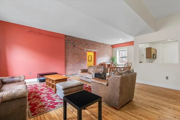 $2,700 | 196 Crown Street, Unit 310, New Haven, CT 06510