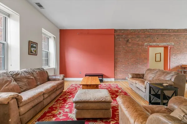 $2,700 | 196 Crown Street, Unit 310, New Haven, CT 06510