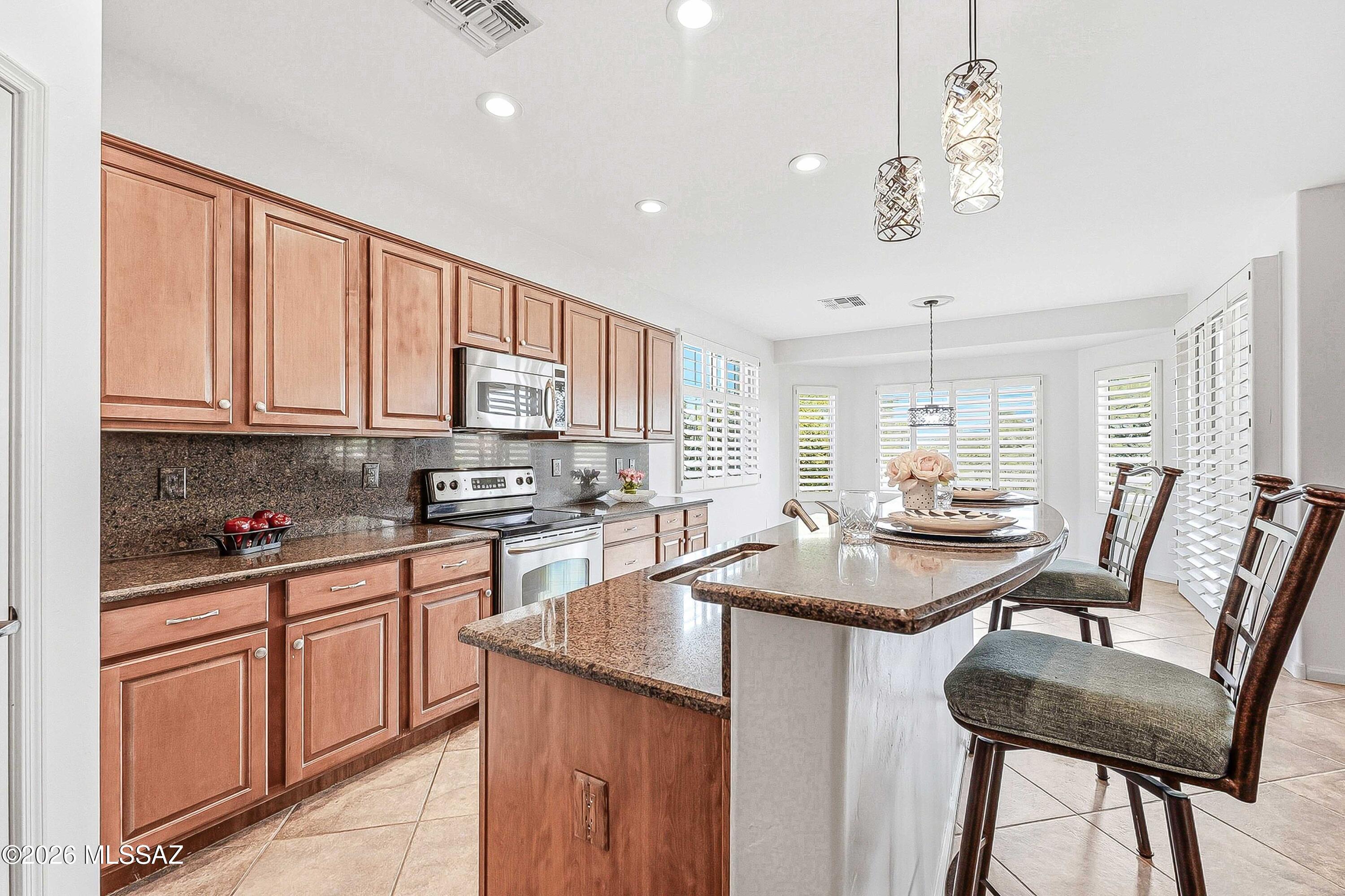 972 North Rams Head Road Green Valley, AZ 85614 - Photo 17 of 49 Kitchen