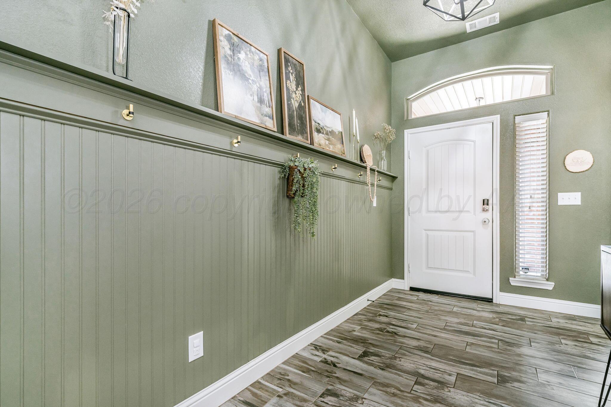 7302 Sinclair Street Amarillo, TX 79119 - Photo 3 of 21 Entry, Beadboard Accent Wall