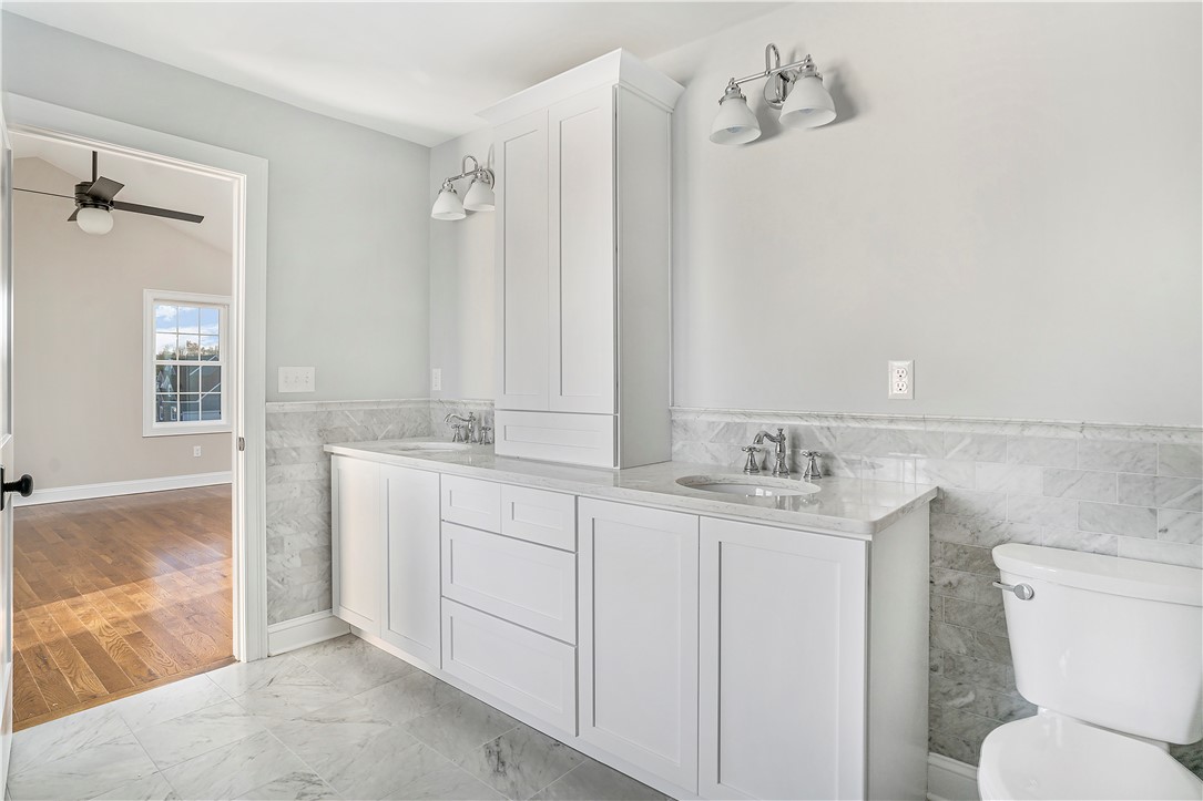 69 Cardinal Road Cranston, RI 02921 - Photo 12 of 17