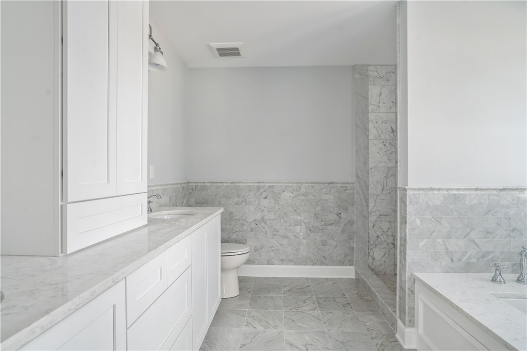 69 Cardinal Road Cranston, RI 02921 - Photo 13 of 17