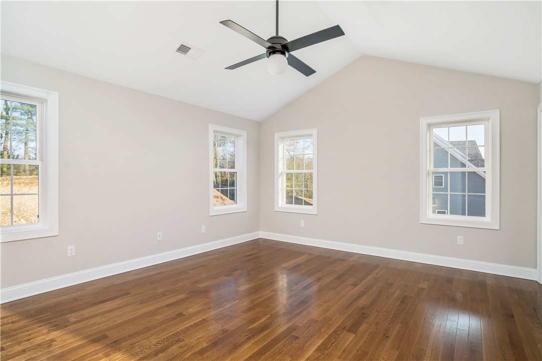 69 Cardinal Road Cranston, RI 02921 - Photo 15 of 17