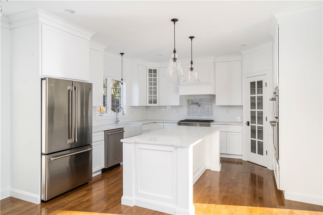 69 Cardinal Road Cranston, RI 02921 - Photo 8 of 17