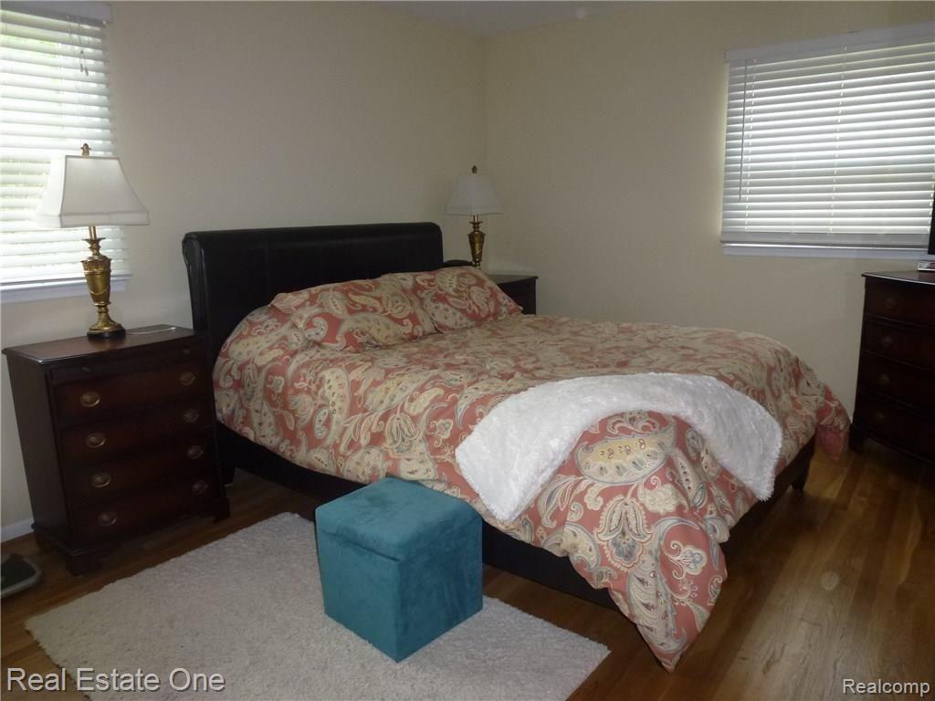 1544 Biggers Drive Rochester, MI 48309 - Photo 9 of 42 P1050826.JPG