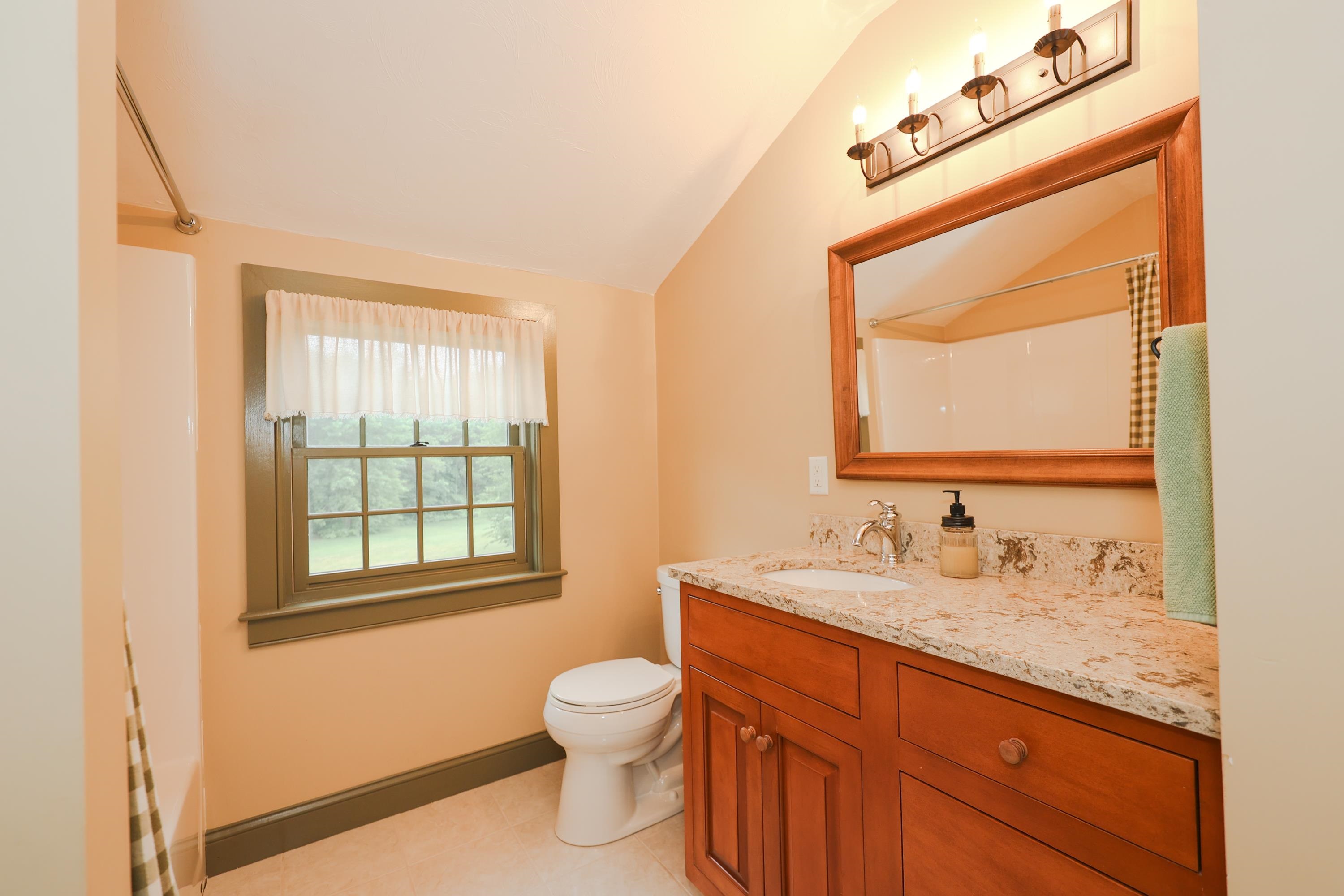 37 Shetland Road Chester, NH 03036 - Photo 17 of 34