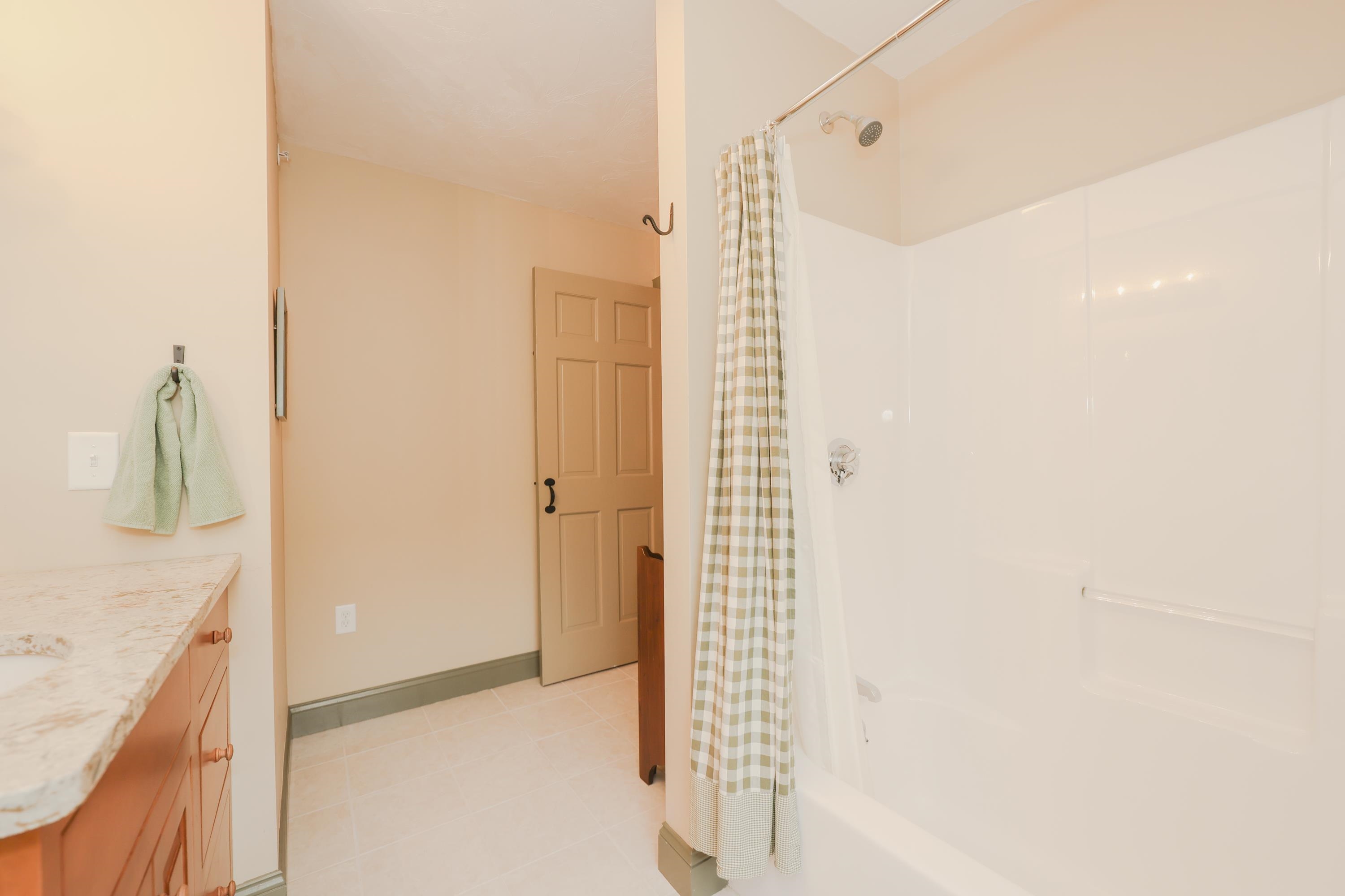 37 Shetland Road Chester, NH 03036 - Photo 18 of 34