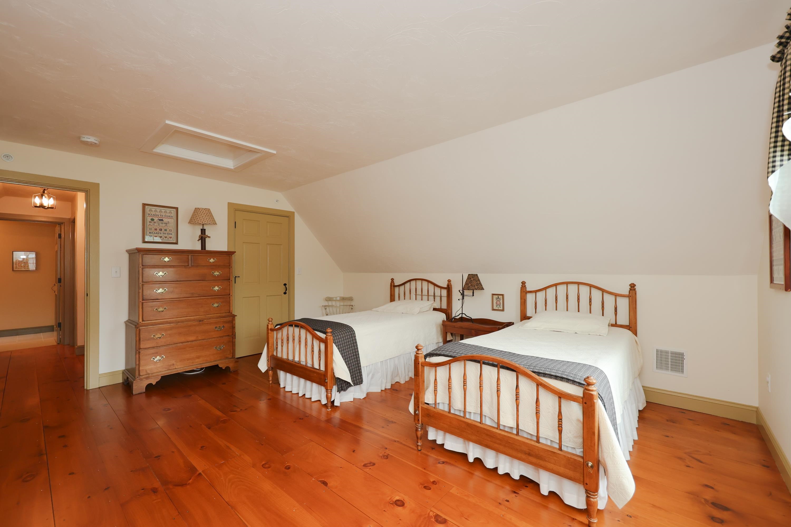 37 Shetland Road Chester, NH 03036 - Photo 20 of 34