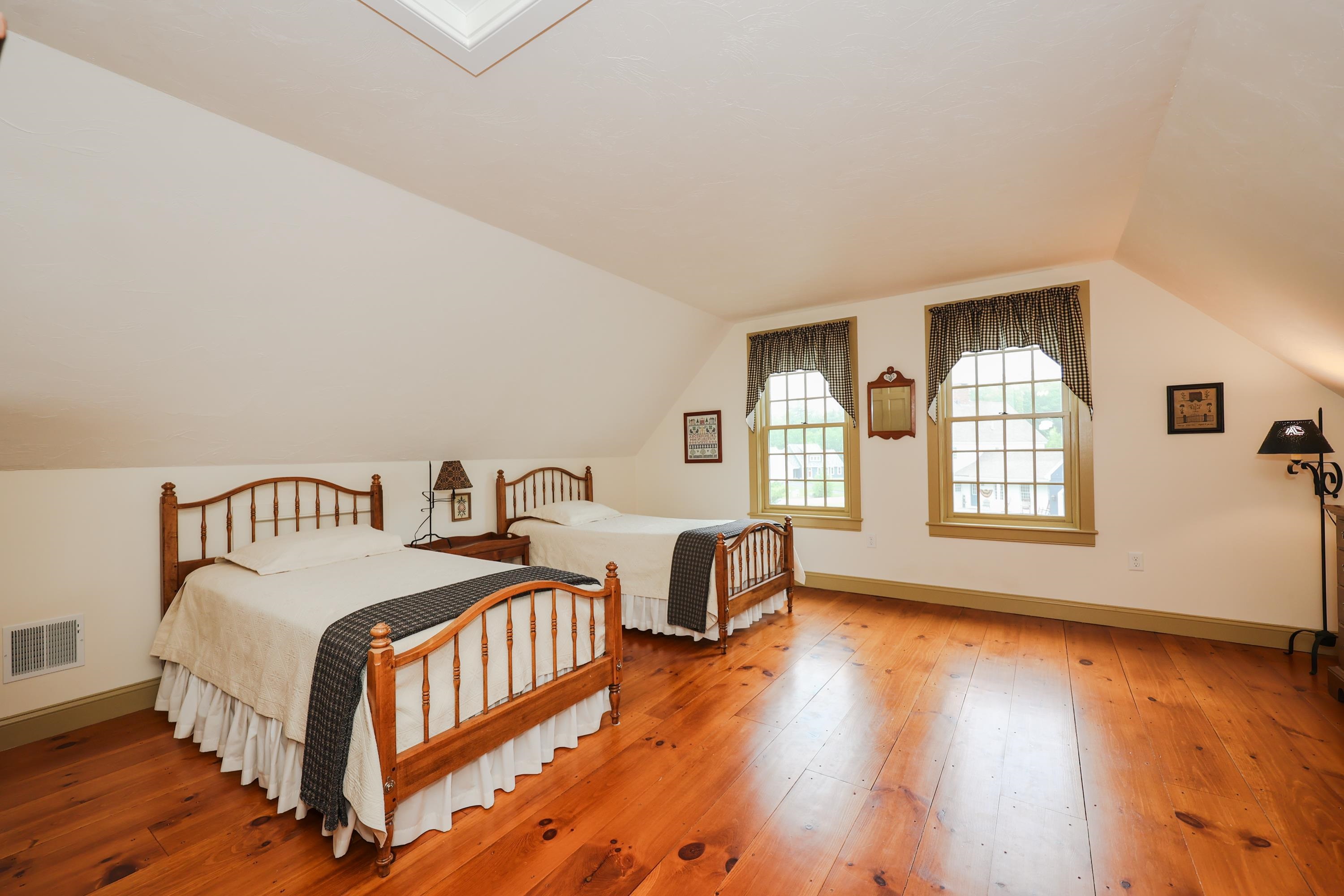 37 Shetland Road Chester, NH 03036 - Photo 21 of 34