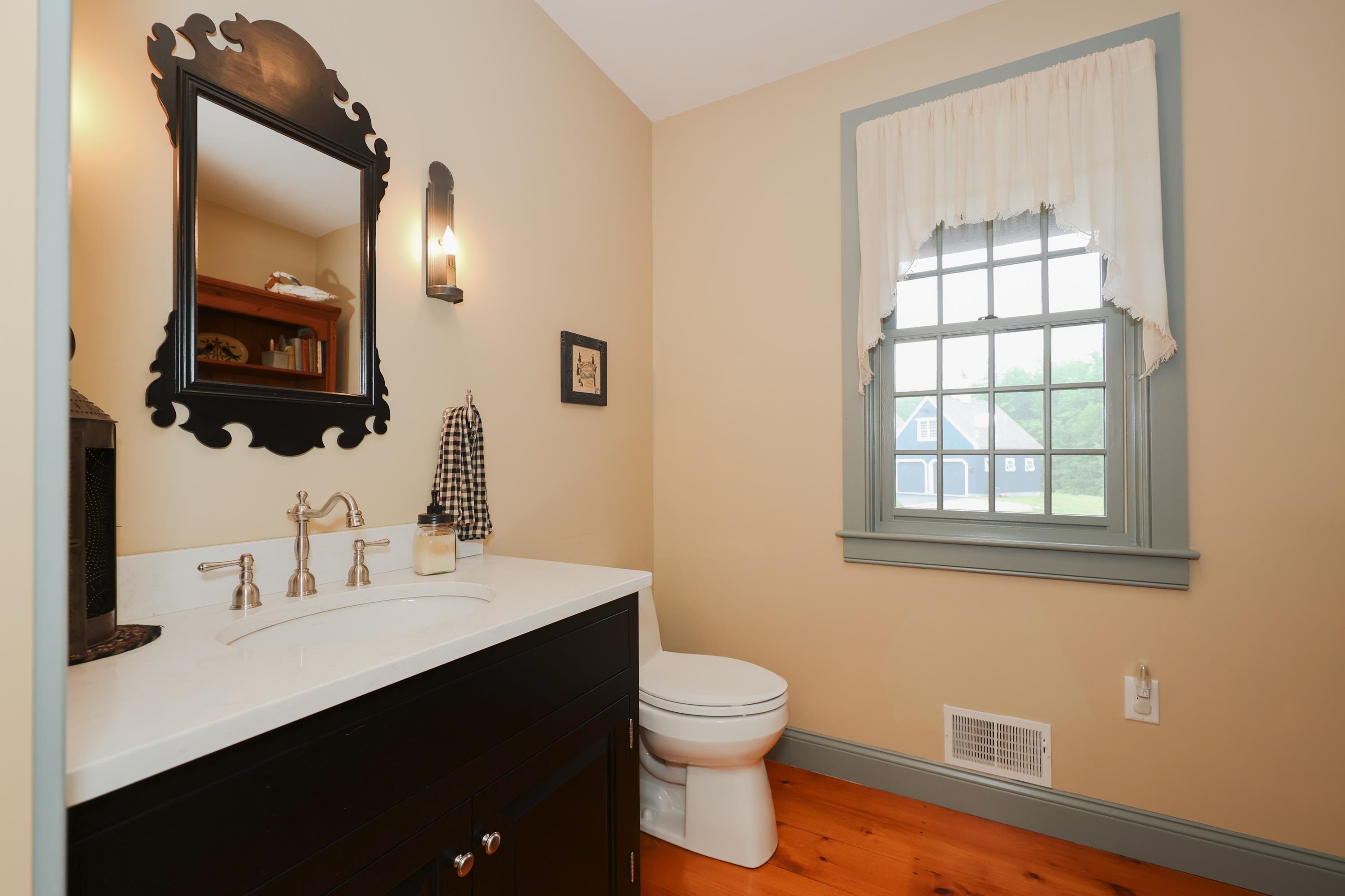 37 Shetland Road Chester, NH 03036 - Photo 22 of 34
